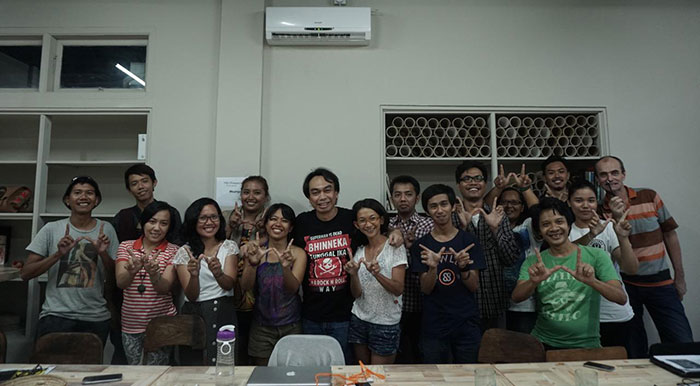 Group photo! No neeus without u! | Foto: balebengong.net