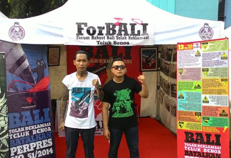 Gerai ForBALI (Forum Rakyat Bali Tolak Reklamasi) di Indonesia Greaser Party, Plaza Barat Senayan, sudah siap menyambut kawan-kawan seperjuangan!