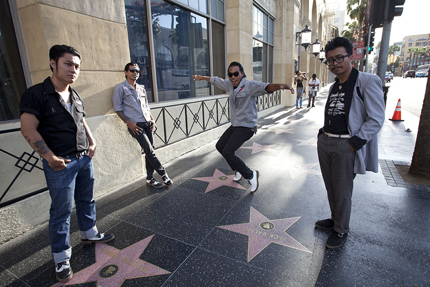 Hollywood Walk of Fame! Wish our name would be written down in the future! | Photo: Erick Est.